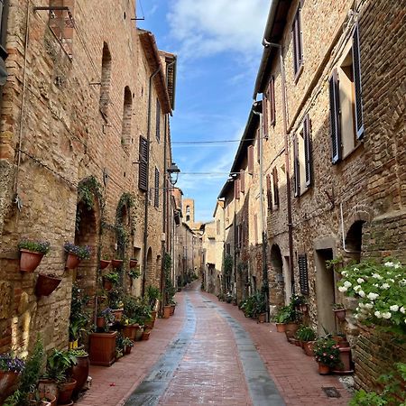 Appartamento Mirella In Centro Storico Casole dʼElsa Extérieur photo