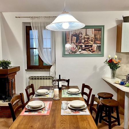 Appartamento Mirella In Centro Storico Casole dʼElsa Extérieur photo
