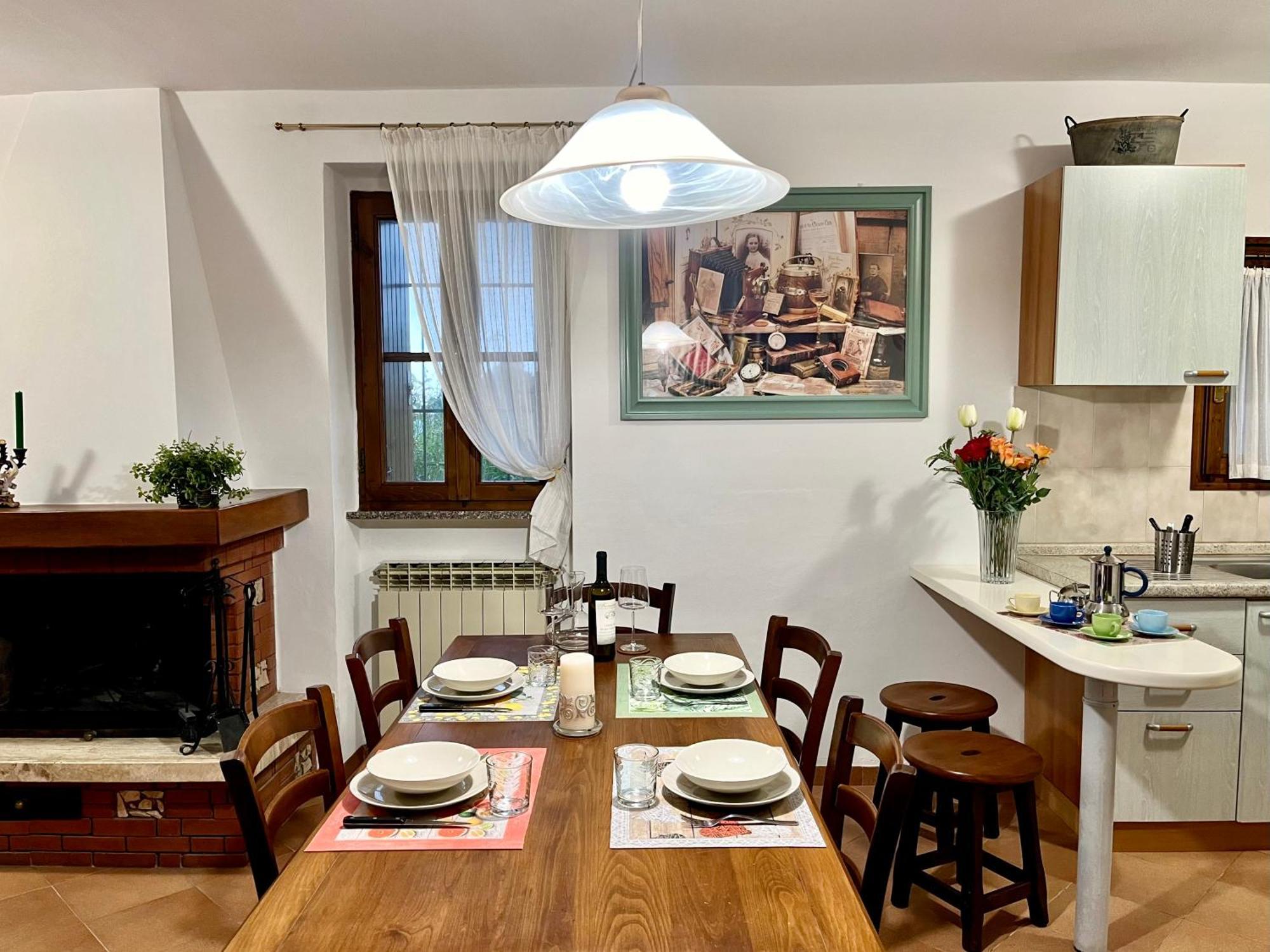 Appartamento Mirella In Centro Storico Casole dʼElsa Extérieur photo